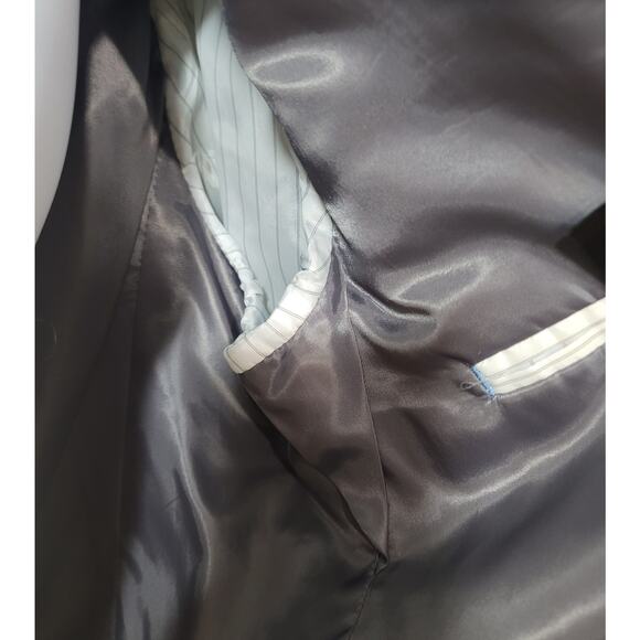 Haggar Gray 2 Button Closure Lined Blazer 46R Lightweight Inside Pockets - Picture 7 of 7